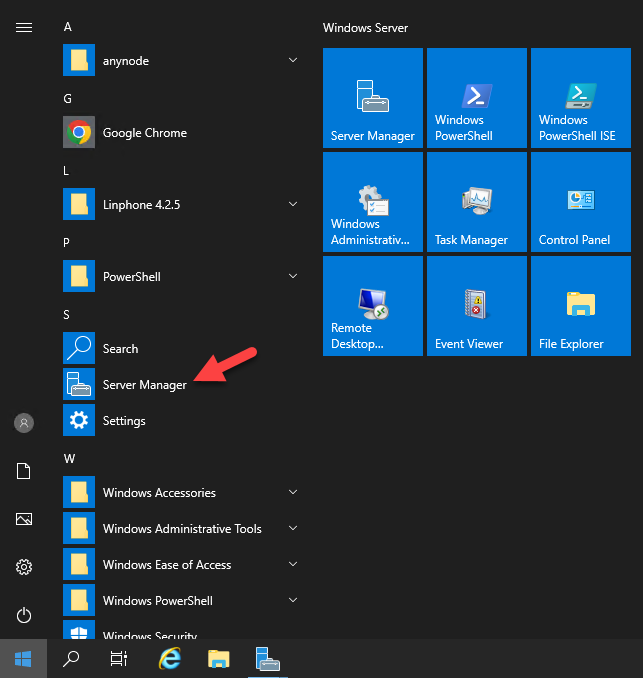 Screenshot: Windows Server 2019 start menu with server manager.
